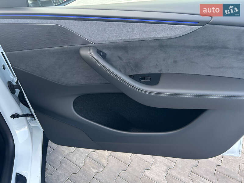 Внедорожник / Кроссовер Tesla Model Y 2025 в Киеве фото 18 Внедорожник / Кроссовер Tesla Model Y 2025 в Киеве