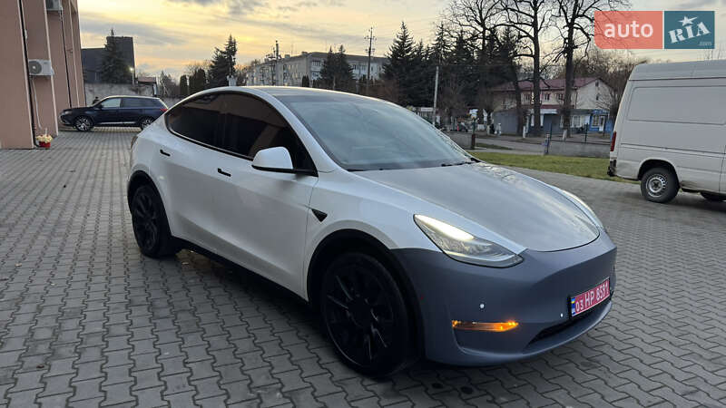 Внедорожник / Кроссовер Tesla Model Y 2020 в Луцке