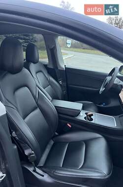 Внедорожник / Кроссовер Tesla Model Y 2021 в Ровно