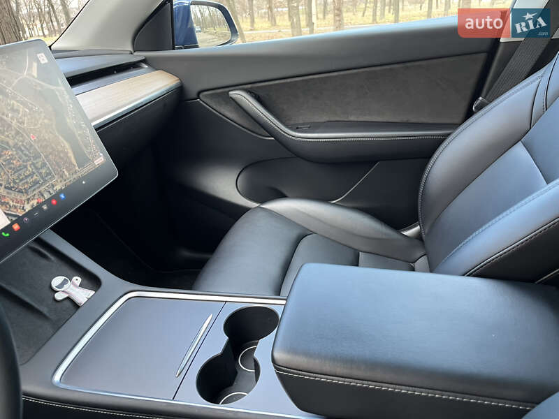 Внедорожник / Кроссовер Tesla Model Y 2021 в Кривом Роге