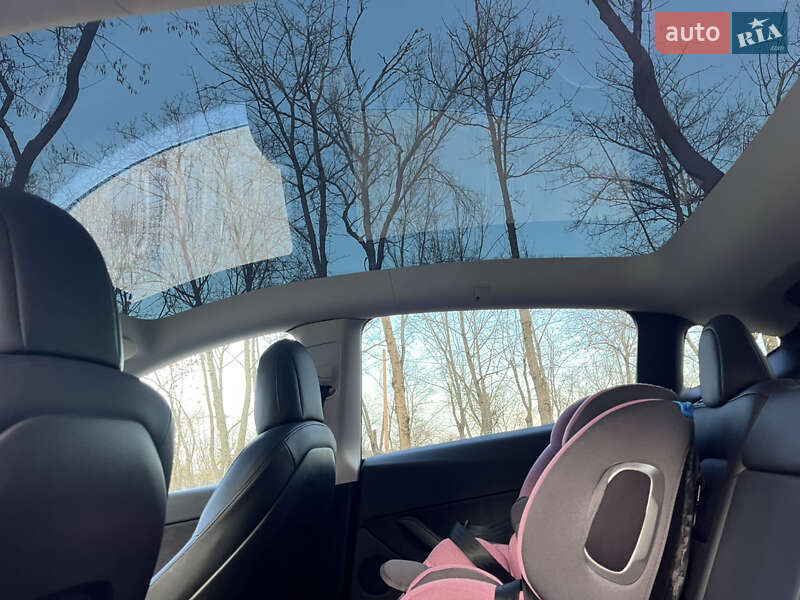 Внедорожник / Кроссовер Tesla Model Y 2021 в Кривом Роге