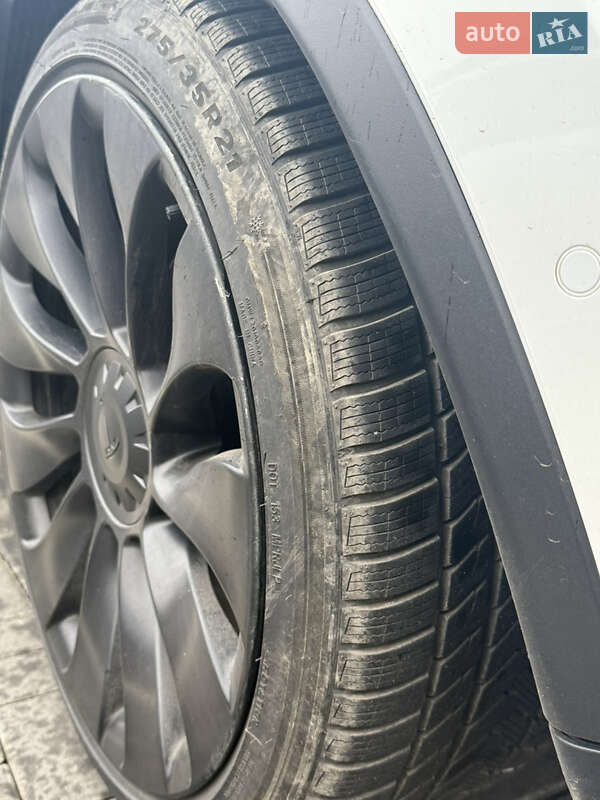 Внедорожник / Кроссовер Tesla Model Y 2021 в Ужгороде