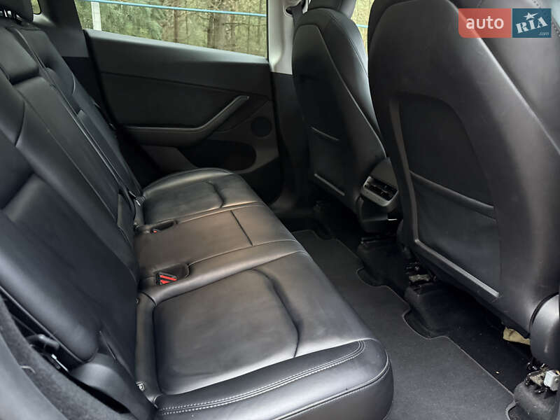 Внедорожник / Кроссовер Tesla Model Y 2023 в Львове