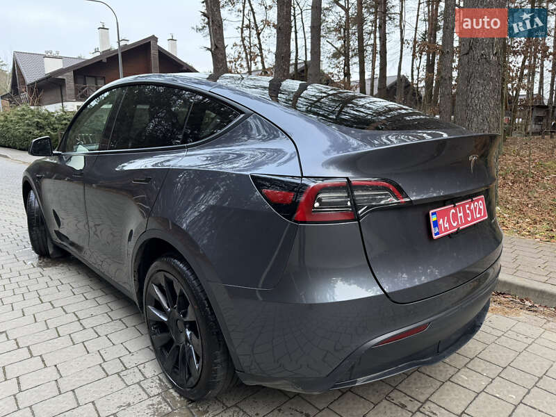 Внедорожник / Кроссовер Tesla Model Y 2023 в Львове