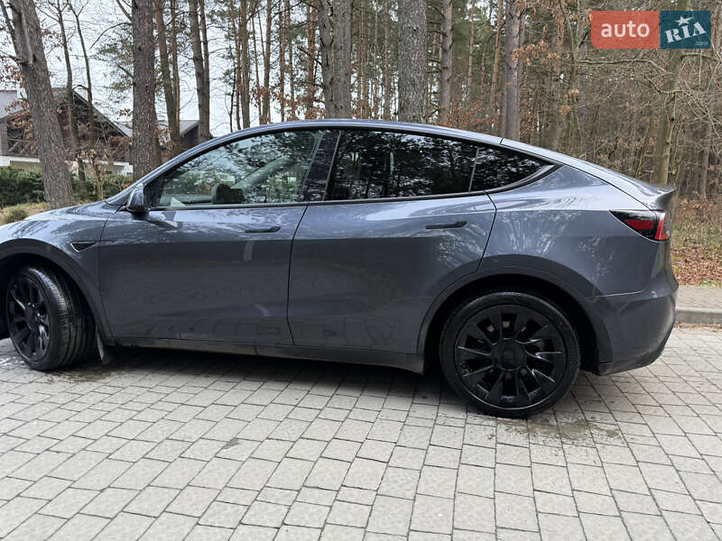 Внедорожник / Кроссовер Tesla Model Y 2023 в Львове
