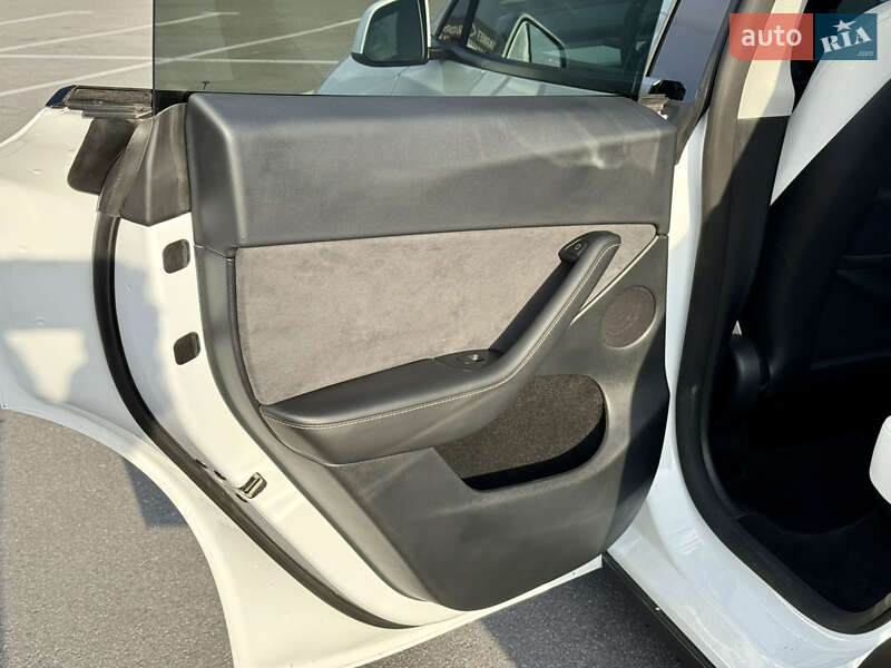 Внедорожник / Кроссовер Tesla Model Y 2023 в Днепре фото 29 Внедорожник / Кроссовер Tesla Model Y 2023 в Днепре
