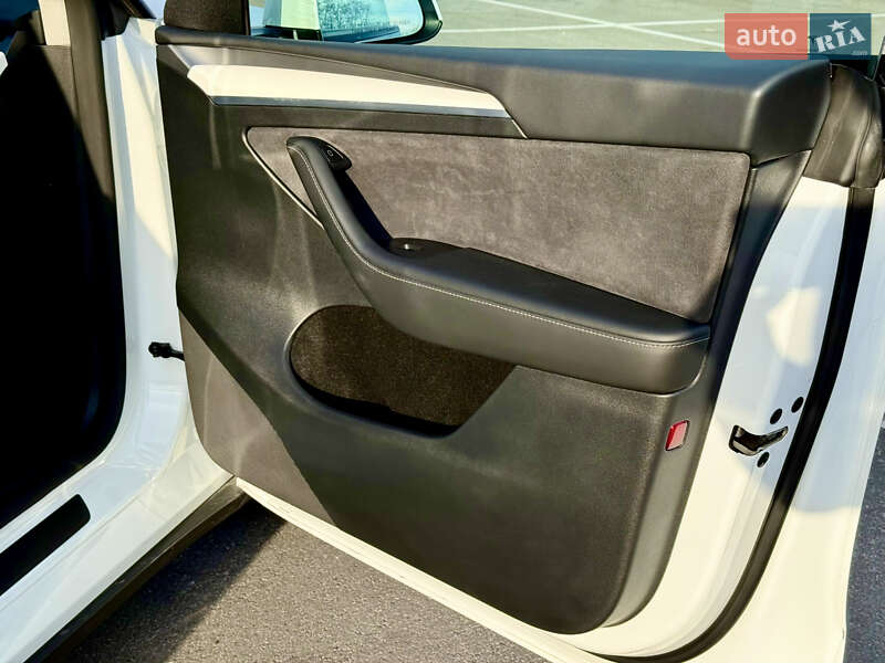Внедорожник / Кроссовер Tesla Model Y 2023 в Днепре фото 37 Внедорожник / Кроссовер Tesla Model Y 2023 в Днепре