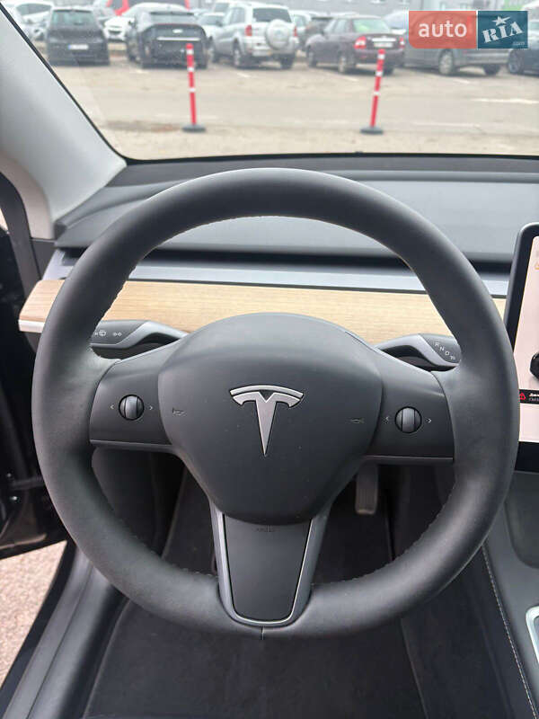Внедорожник / Кроссовер Tesla Model Y 2023 в Ровно