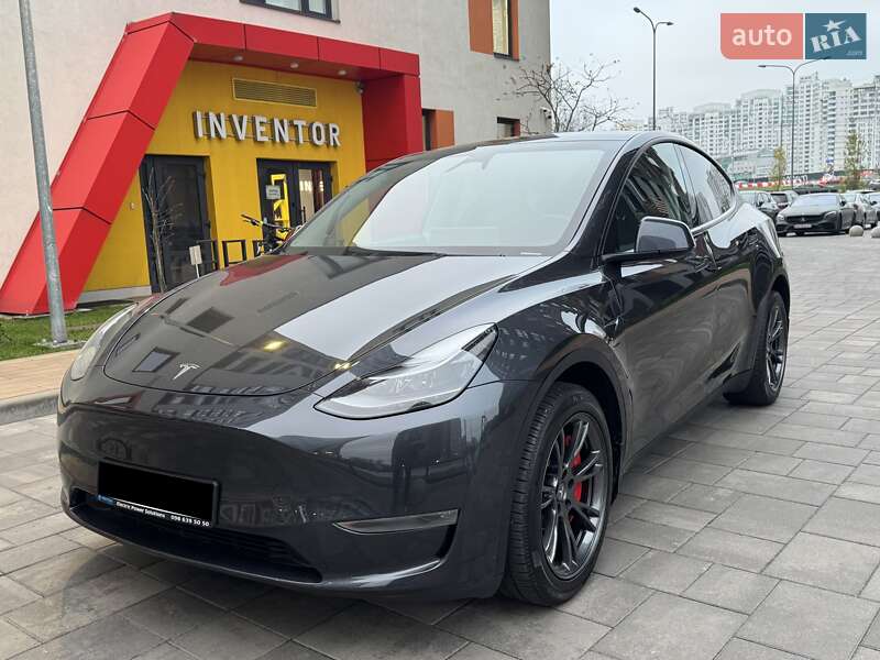 Внедорожник / Кроссовер Tesla Model Y 2024 в Киеве