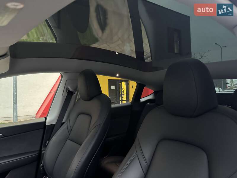 Внедорожник / Кроссовер Tesla Model Y 2024 в Киеве