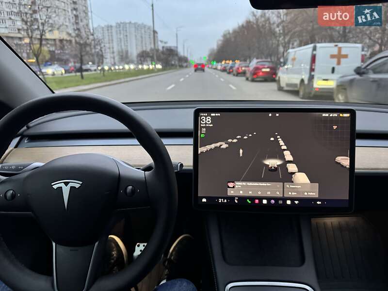 Внедорожник / Кроссовер Tesla Model Y 2024 в Киеве