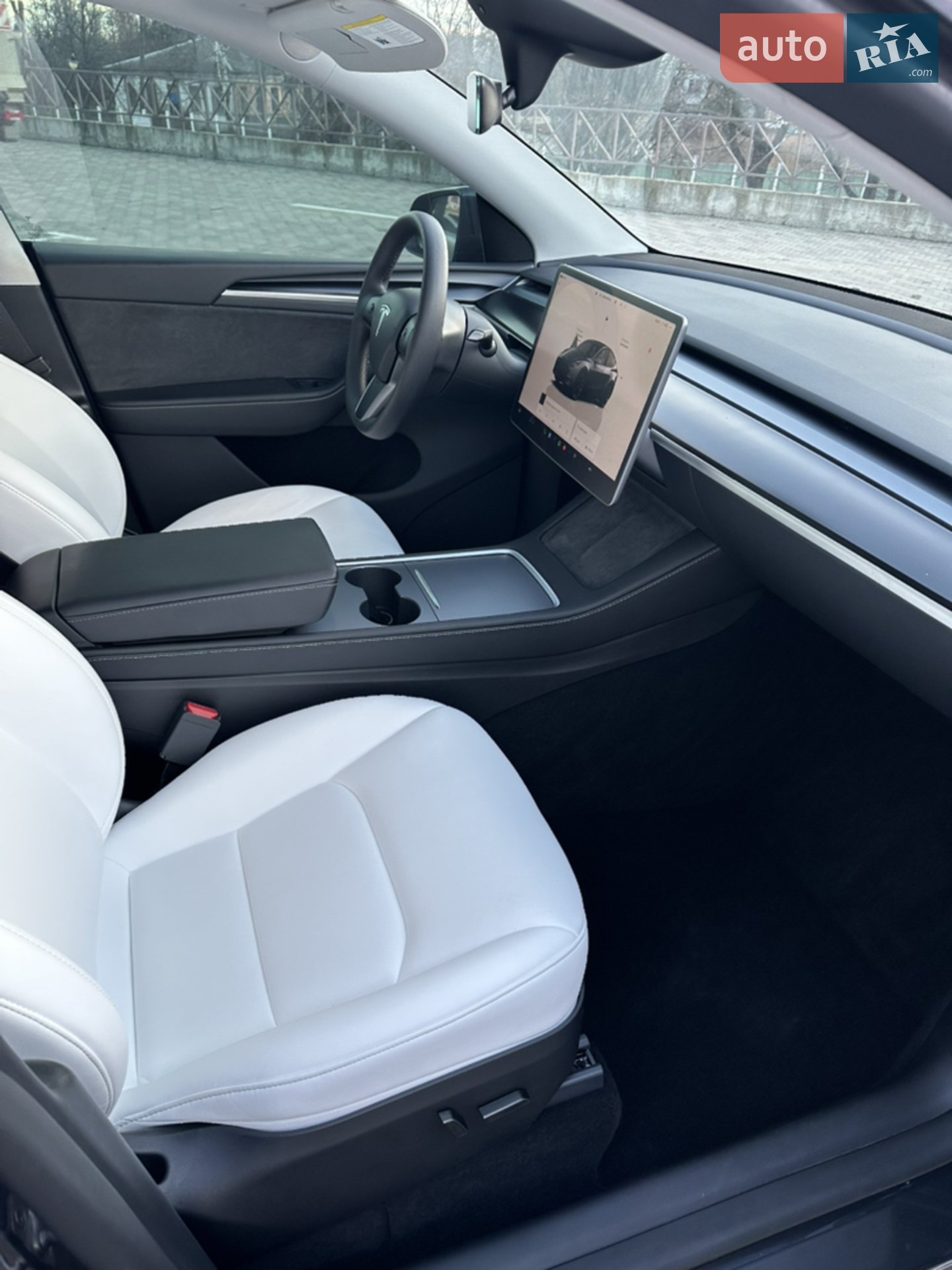 2024 Tesla Model Y - мініатюра 17