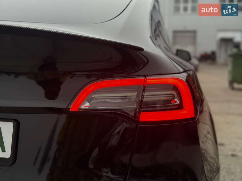Внедорожник / Кроссовер Tesla Model Y 2021 в Житомире