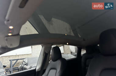 Внедорожник / Кроссовер Tesla Model Y 2021 в Житомире