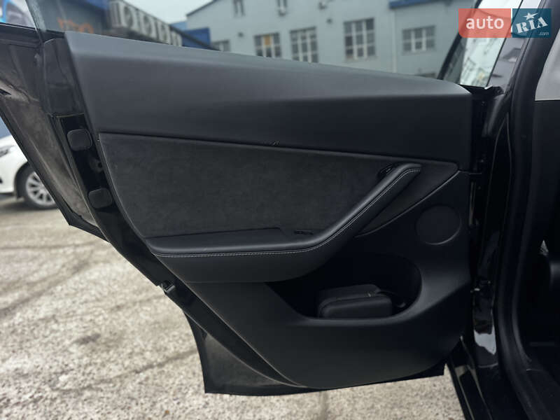 Внедорожник / Кроссовер Tesla Model Y 2021 в Житомире