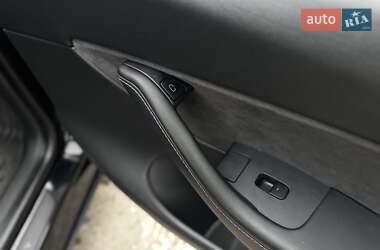 Внедорожник / Кроссовер Tesla Model Y 2021 в Житомире