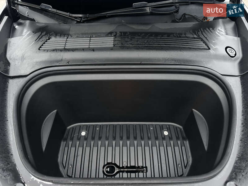 Внедорожник / Кроссовер Tesla Model Y 2021 в Житомире