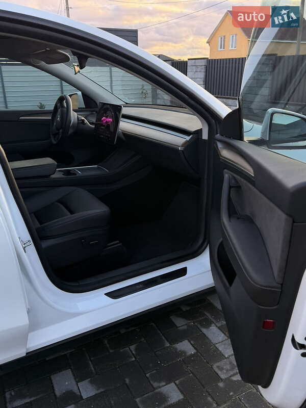 Внедорожник / Кроссовер Tesla Model Y 2022 в Луцке