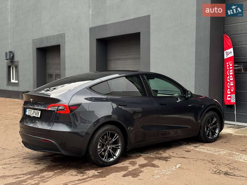 Внедорожник / Кроссовер Tesla Model Y 2024 в Киеве