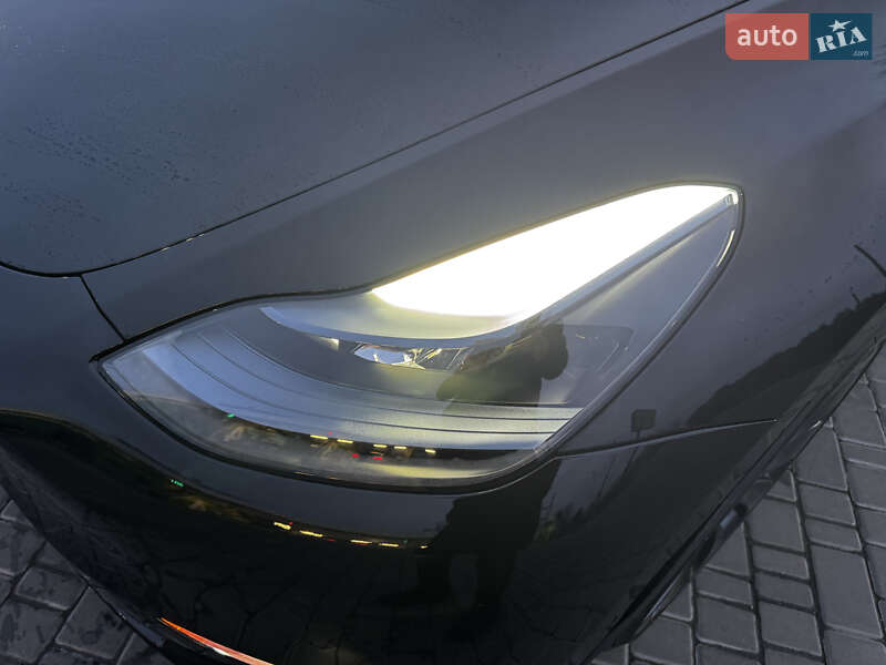 Внедорожник / Кроссовер Tesla Model Y 2022 в Киеве