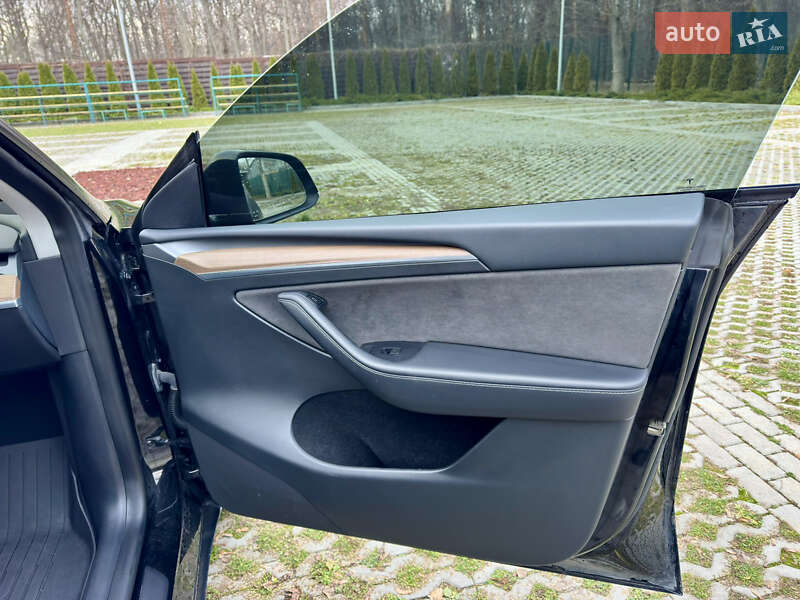 Внедорожник / Кроссовер Tesla Model Y 2023 в Харькове