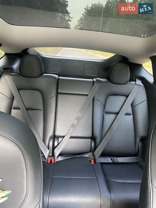 Внедорожник / Кроссовер Tesla Model Y 2022 в Киеве