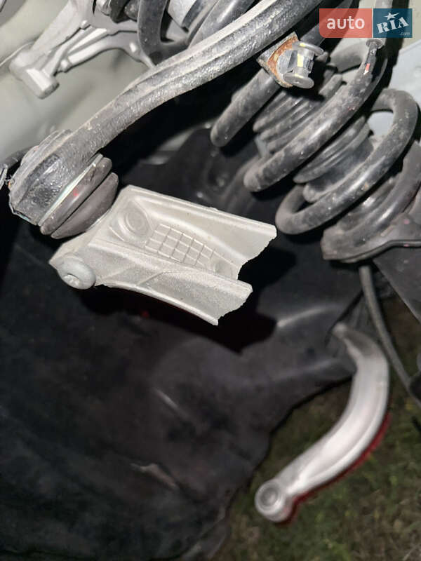 Внедорожник / Кроссовер Tesla Model Y 2025 в Самборе фото 7 Внедорожник / Кроссовер Tesla Model Y 2025 в Самборе