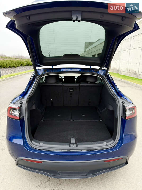 Внедорожник / Кроссовер Tesla Model Y 2024 в Киеве