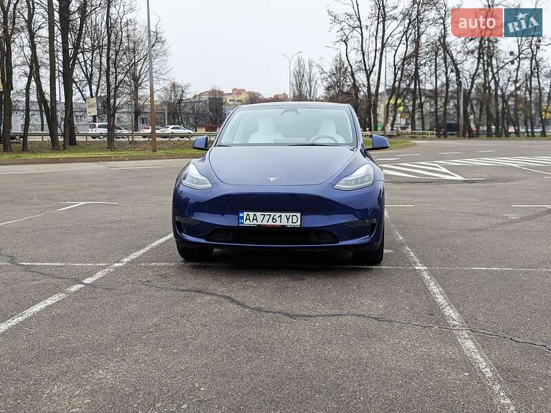 Внедорожник / Кроссовер Tesla Model Y 2025 в Киеве