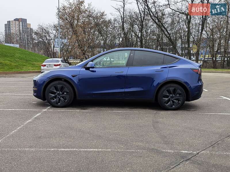 Внедорожник / Кроссовер Tesla Model Y 2025 в Киеве