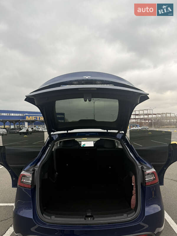 Внедорожник / Кроссовер Tesla Model Y 2021 в Киеве