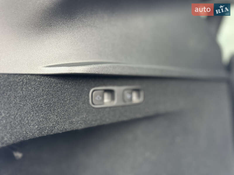 Внедорожник / Кроссовер Tesla Model Y 2023 в Киеве фото 43 Внедорожник / Кроссовер Tesla Model Y 2023 в Киеве