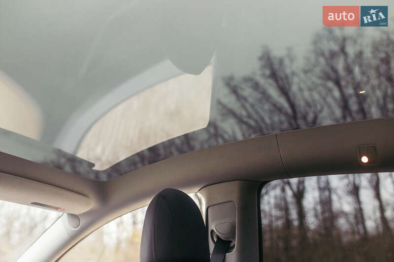 Позашляховик / Кросовер Tesla Model Y 2020 в Умані