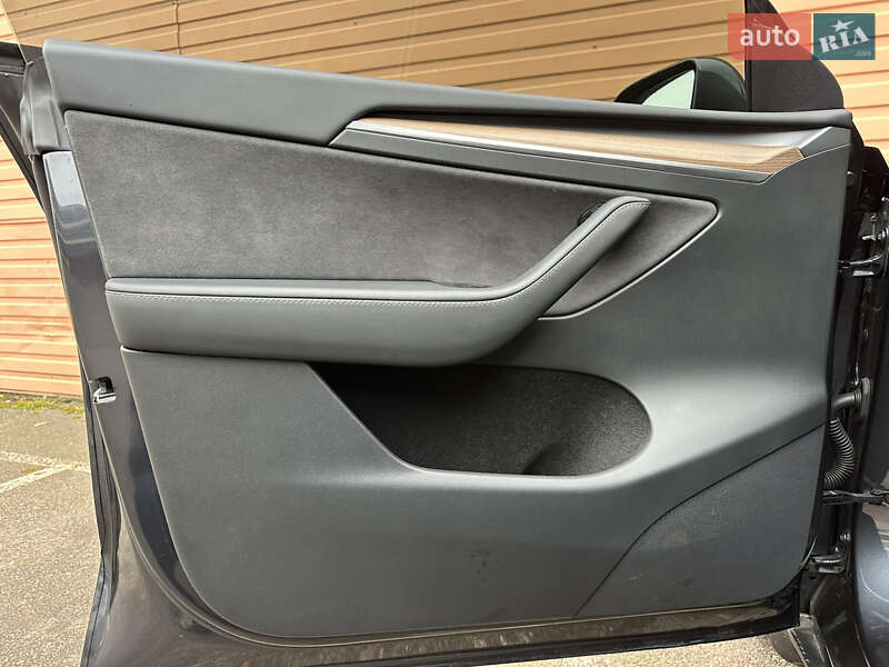 Внедорожник / Кроссовер Tesla Model Y 2024 в Киеве фото 24 Внедорожник / Кроссовер Tesla Model Y 2024 в Киеве