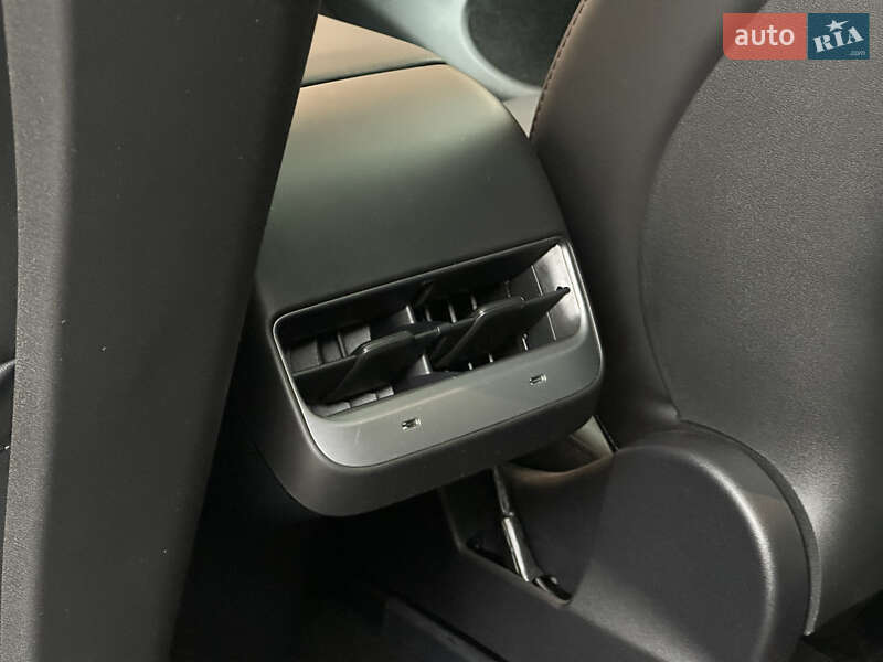 Внедорожник / Кроссовер Tesla Model Y 2024 в Киеве фото 34 Внедорожник / Кроссовер Tesla Model Y 2024 в Киеве