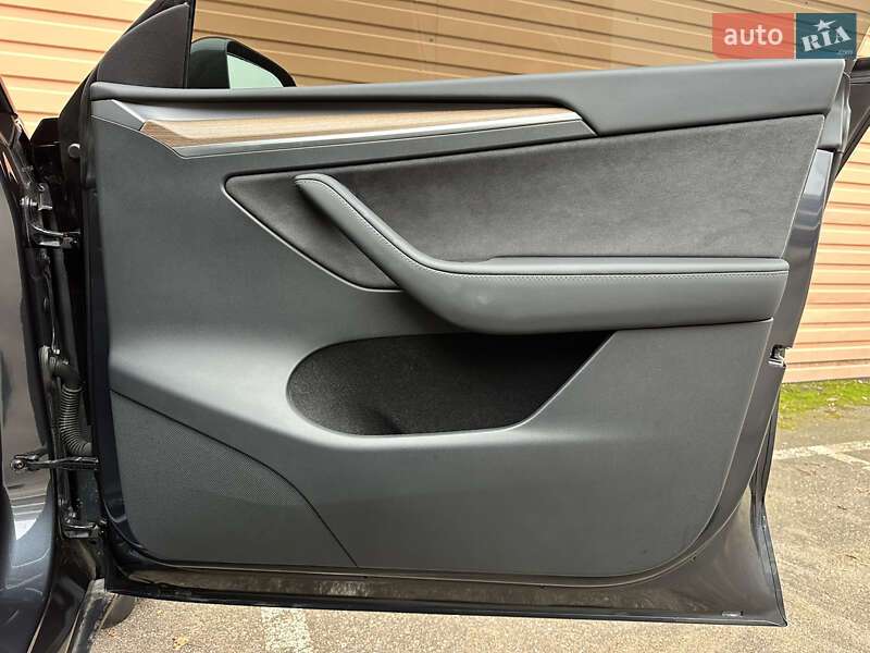 Внедорожник / Кроссовер Tesla Model Y 2024 в Киеве фото 38 Внедорожник / Кроссовер Tesla Model Y 2024 в Киеве