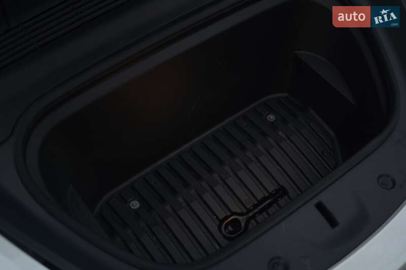 Внедорожник / Кроссовер Tesla Model Y 2021 в Хмельницком фото 49 Внедорожник / Кроссовер Tesla Model Y 2021 в Хмельницком