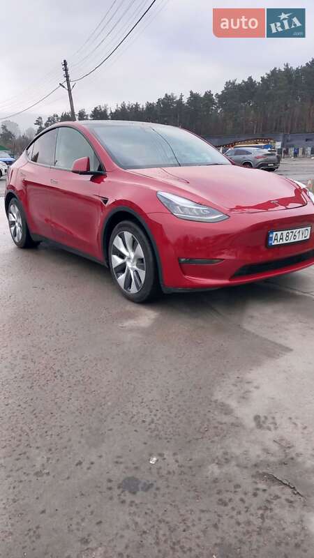 Внедорожник / Кроссовер Tesla Model Y 2021 в Киеве
