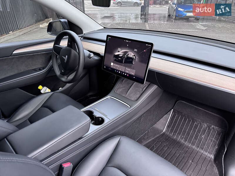 Позашляховик / Кросовер Tesla Model Y 2024 в Звягелі фото 2 Позашляховик / Кросовер Tesla Model Y 2024 в Звягелі