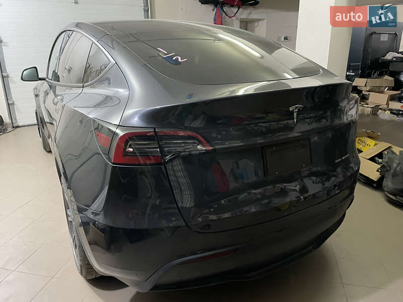 Внедорожник / Кроссовер Tesla Model Y 2024 в Киеве