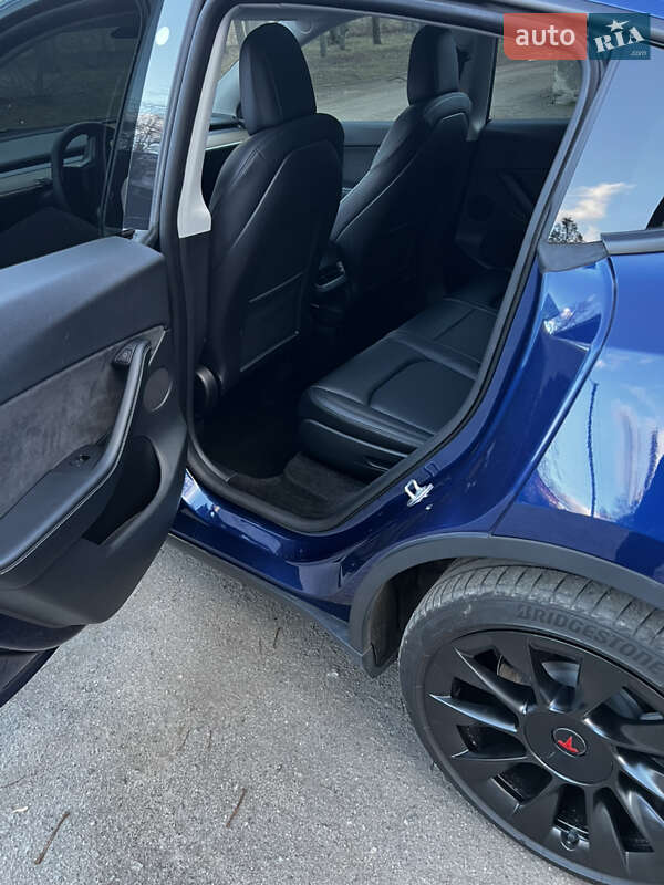 Внедорожник / Кроссовер Tesla Model Y 2022 в Днепре