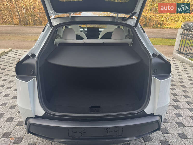 Внедорожник / Кроссовер Tesla Model Y 2025 в Ровно фото 26 Внедорожник / Кроссовер Tesla Model Y 2025 в Ровно