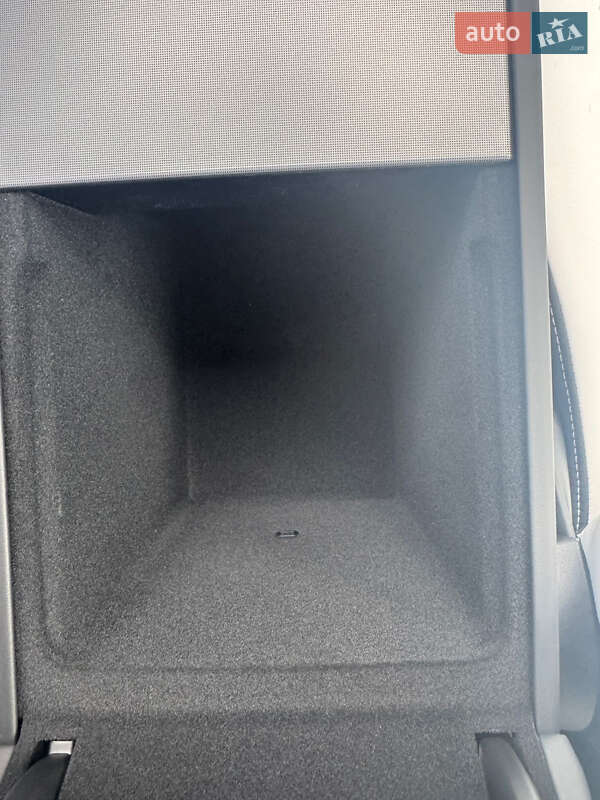 Внедорожник / Кроссовер Tesla Model Y 2025 в Ровно фото 33 Внедорожник / Кроссовер Tesla Model Y 2025 в Ровно