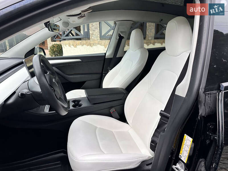 Внедорожник / Кроссовер Tesla Model Y 2023 в Киеве