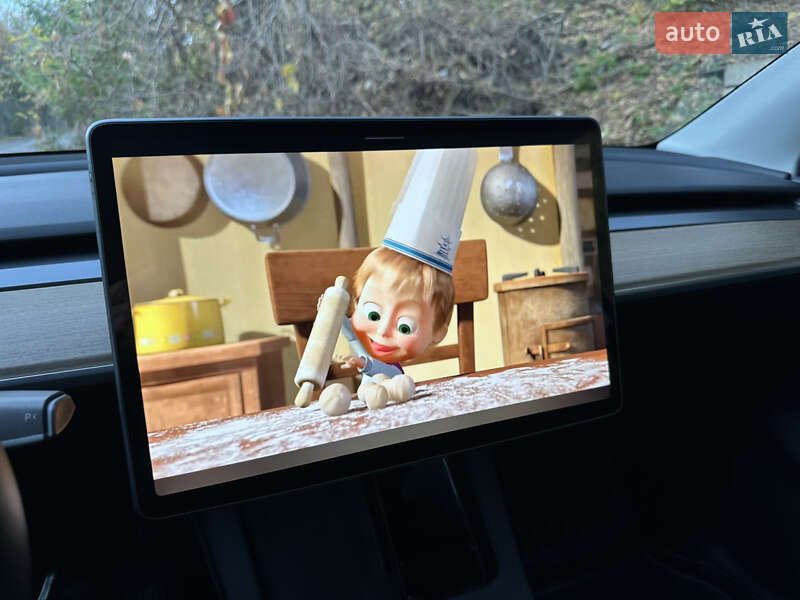 Внедорожник / Кроссовер Tesla Model Y 2023 в Киеве