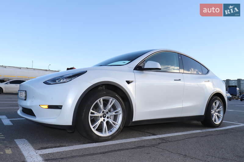 Внедорожник / Кроссовер Tesla Model Y 2020 в Киеве
