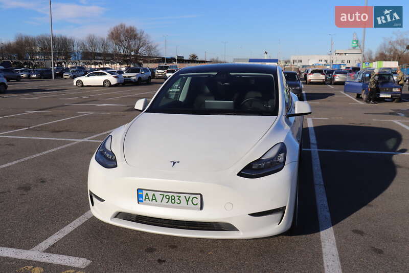 Внедорожник / Кроссовер Tesla Model Y 2020 в Киеве