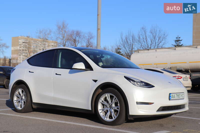 Внедорожник / Кроссовер Tesla Model Y 2020 в Киеве