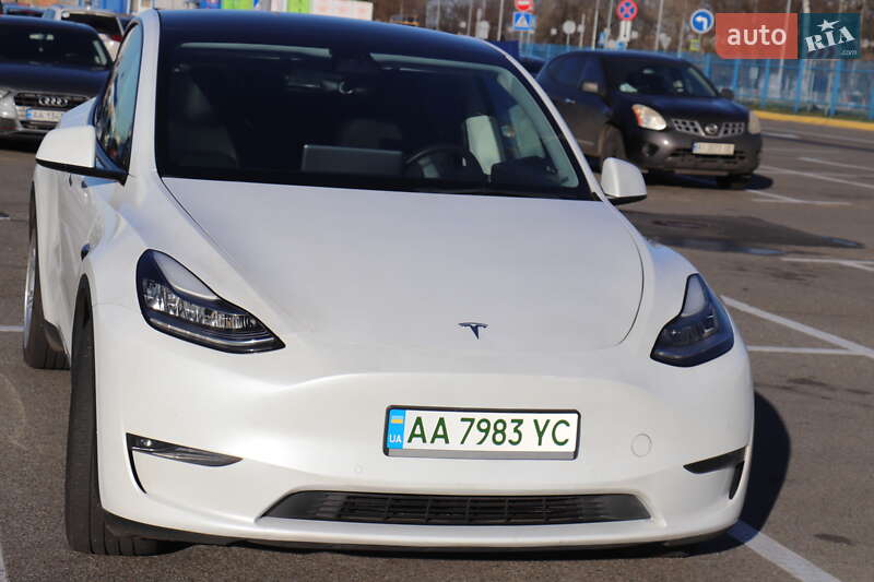Внедорожник / Кроссовер Tesla Model Y 2020 в Киеве