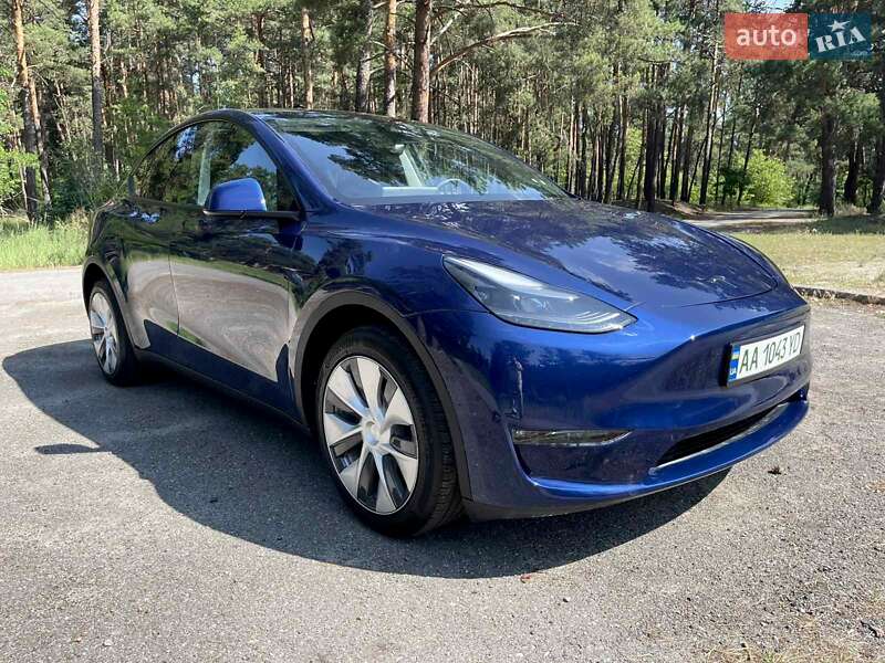 Внедорожник / Кроссовер Tesla Model Y 2024 в Киеве